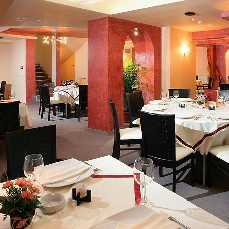 Riverside Family Hotel Yambol Restaurant foto