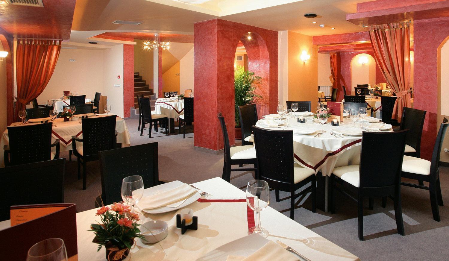 Riverside Family Hotel Yambol Restaurant foto