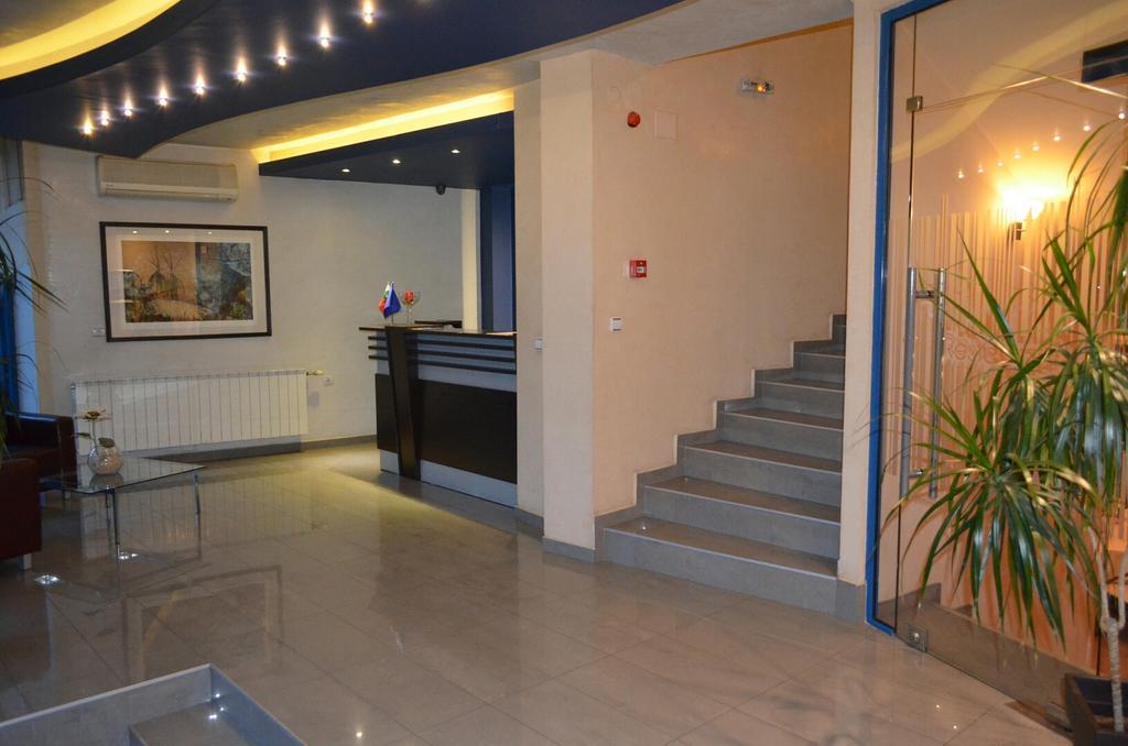 Riverside Family Hotel Yambol Exterior foto