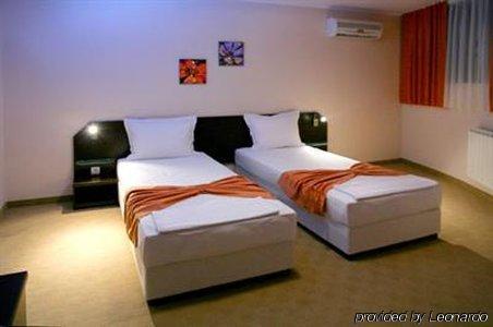 Riverside Family Hotel Yambol Zimmer foto